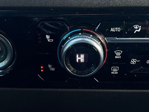 Used 2023 GMC Sierra 1500 Elevation image 38