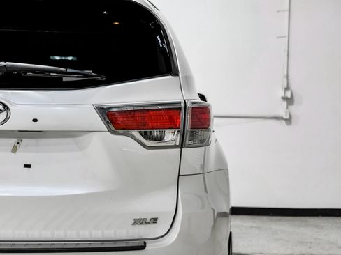 Used 2016 Toyota Highlander XLE FWD image 46