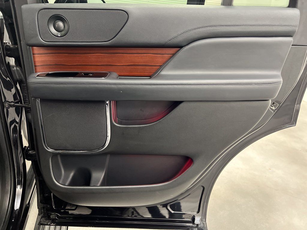 Used 2024 Lincoln Navigator Reserve AWD/4WD image 26