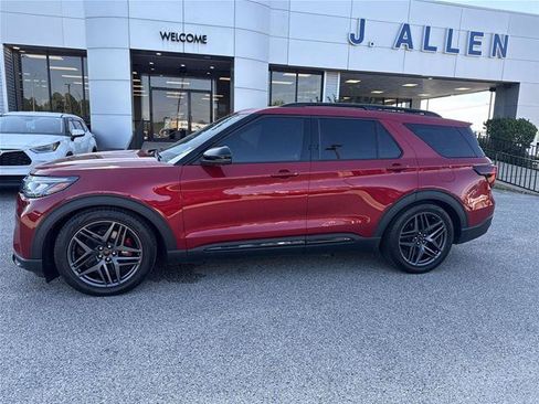 Certified 2025 Ford Explorer ST AWD/4WD image 2