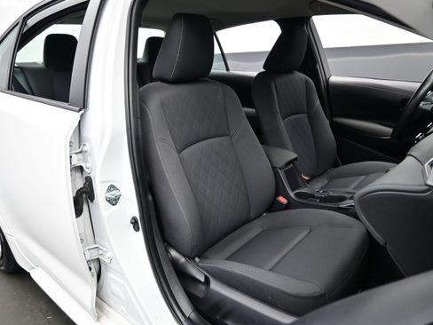 Used 2024 Toyota Corolla LE FWD image 13