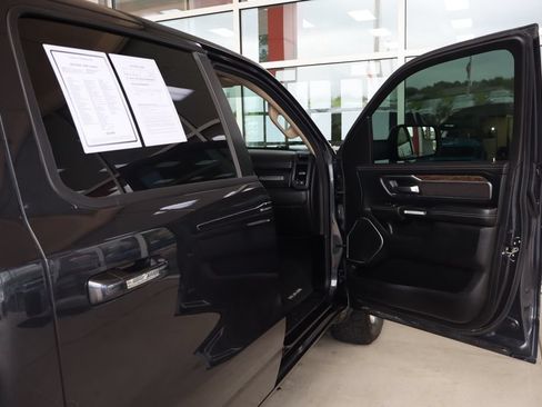 Used 2019 RAM 1500 Laramie AWD/4WD image 43