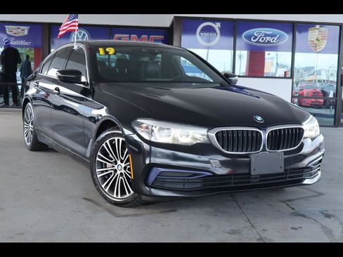 Used 2019 BMW 530i xDrive w/ Convenience Package image 1