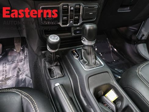 Used 2023 Jeep Wrangler Unlimited Sahara w/ Cold Weather Group AWD/4WD image 13