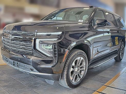 Used 2025 Chevrolet Suburban LT w/ Comfort Package RWD image 1