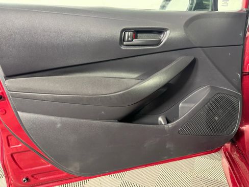 Used 2022 Toyota Corolla LE image 34