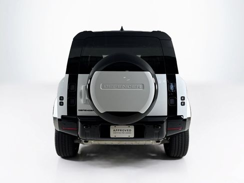 Used 2026 Land Rover Defender 110 X-Dynamic SE AWD/4WD image 4