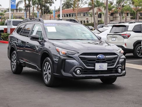 Certified 2025 Subaru Outback Premium AWD/4WD image 3