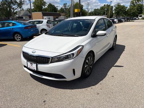 Used 2017 Kia Forte LX FWD image 4