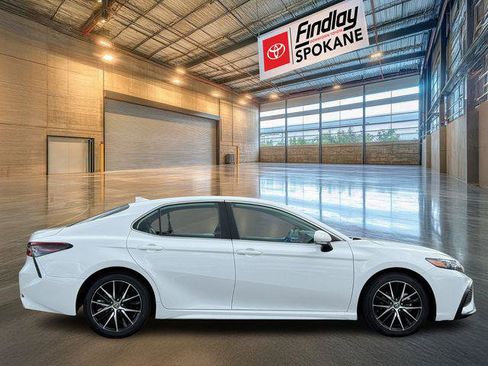 Certified 2024 Toyota Camry SE image 4