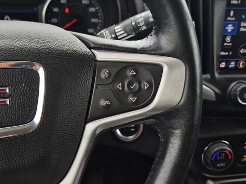 Used 2022 GMC Terrain SLT image 19