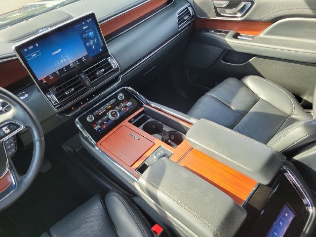 Certified 2022 Lincoln Navigator 4WD image 30