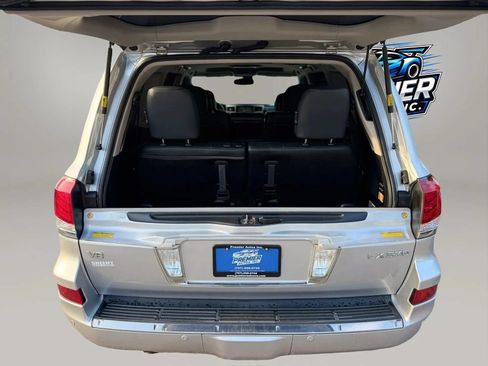 Used 2013 Lexus LX 570 4WD w/ Luxury Pkg image 7