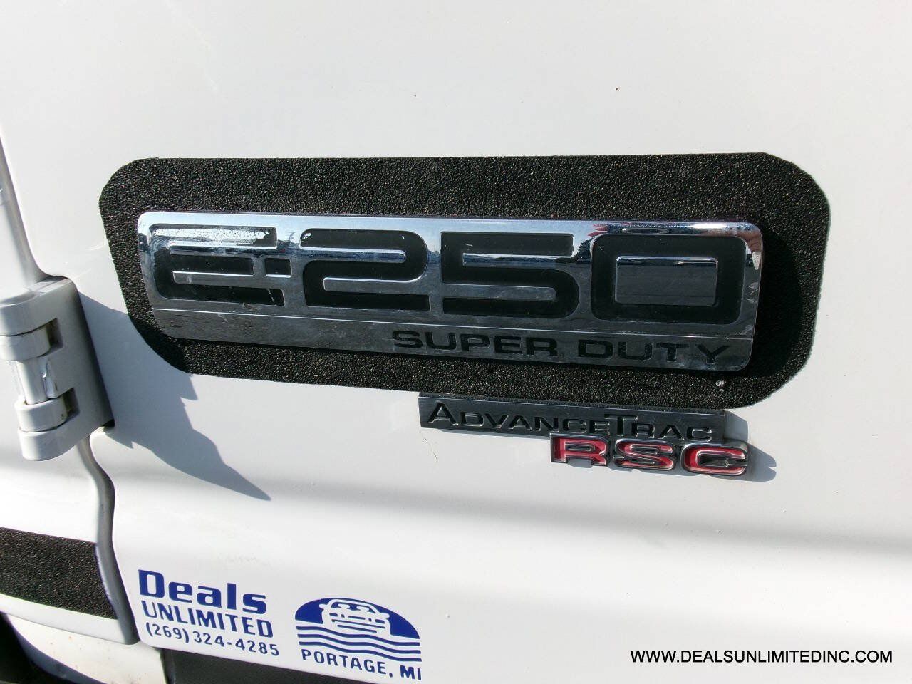 Used 2014 Ford E-250 and Econoline 250 w/ Power Group RWD image 5