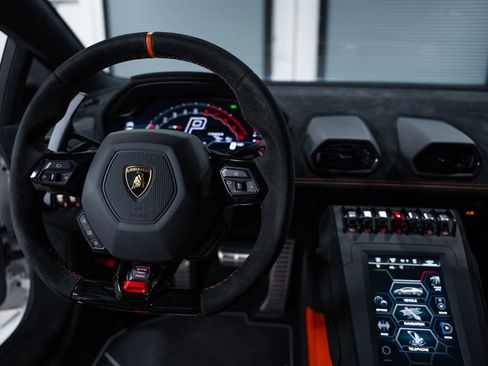 Used 2022 Lamborghini Huracan STO RWD image 47