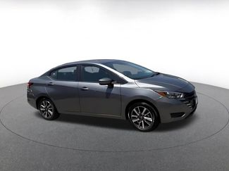 Used 2025 Nissan Versa SV FWD video 2