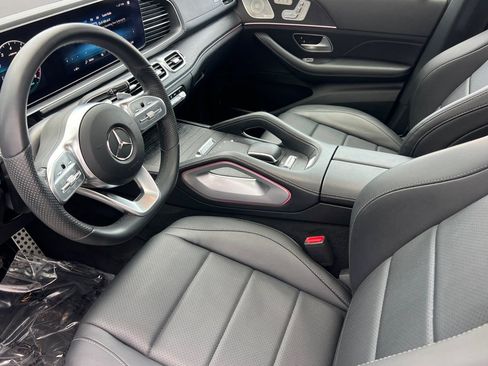 Used 2023 Mercedes-Benz GLS 450 4MATIC image 4