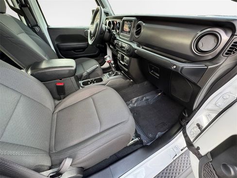 Used 2023 Jeep Gladiator Sport image 32