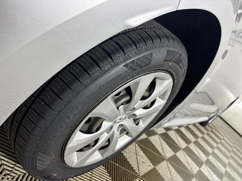 Used 2023 Toyota Corolla LE FWD image 30