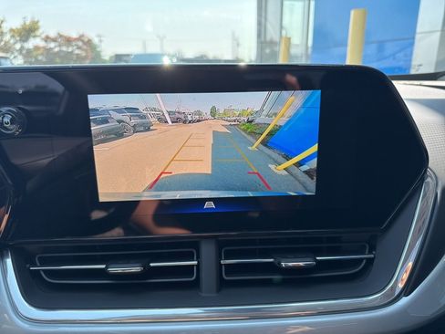 New 2026 Chevrolet Trax LT w/ Sunroof Package image 20