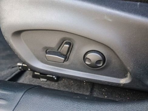 Used 2025 Jeep Compass Limited image 23