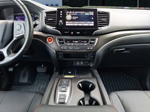 Used 2025 Honda Passport TrailSport image 19