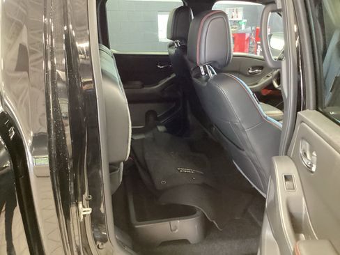 Certified 2025 Nissan Frontier PRO-4X w/ Pro Premium Package AWD/4WD image 28