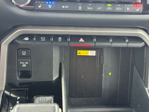 Used 2022 Toyota Tundra Limited AWD/4WD image 27