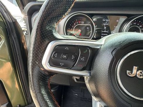 Used 2021 Jeep Gladiator Mojave AWD/4WD image 32