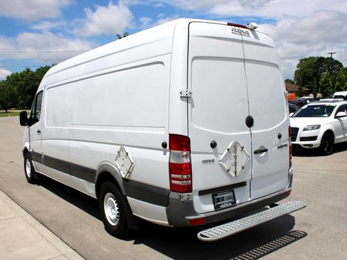 Used 2011 Mercedes-Benz Sprinter 2500 image 4