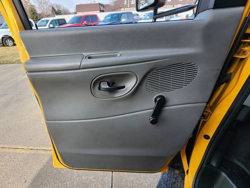 Used 2006 Ford E-450 and Econoline 450 RWD image 25