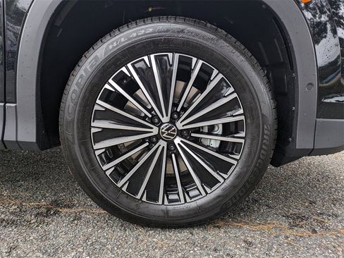 New 2025 Volkswagen Tiguan S image 11