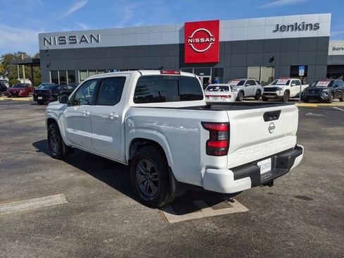 Certified 2025 Nissan Frontier SV w/ SV Convenience Package image 7