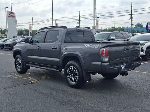 Used 2021 Toyota Tacoma TRD Sport AWD/4WD image 4