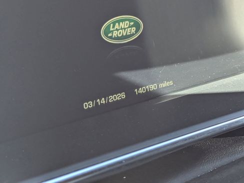 Used 2015 Land Rover Range Rover HSE image 9