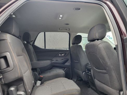 Used 2020 Chevrolet Traverse LT image 9
