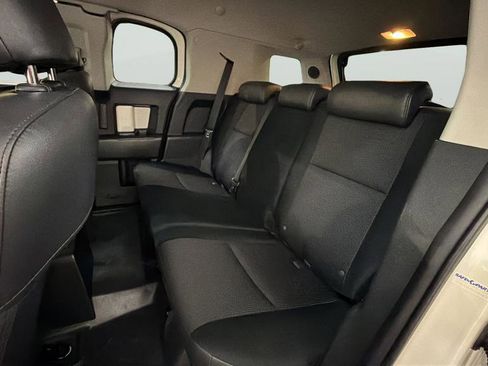 Used 2010 Toyota FJ Cruiser 4WD image 32