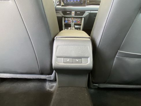 Certified 2025 Volkswagen Jetta SEL FWD image 31