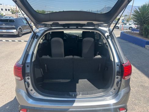 Used 2019 Mitsubishi Outlander ES FWD image 30
