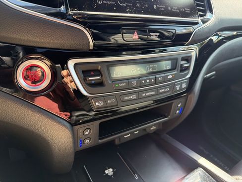 Certified 2024 Honda Ridgeline Black Edition image 33