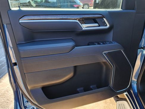 New 2026 GMC Sierra 1500 Elevation w/ LPO, Elevation Black Package image 14