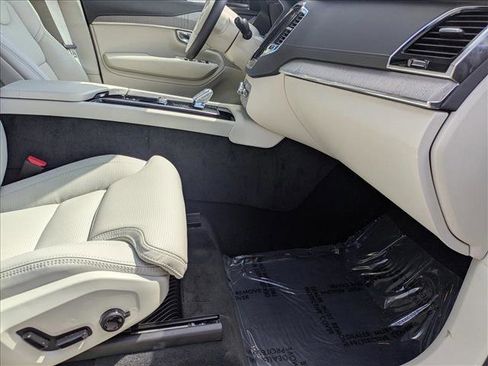Used 2025 Volvo XC90 T8 Ultra w/ Protection Package Premier image 29