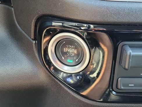 Used 2025 GMC Sierra 1500 SLT AWD/4WD image 10
