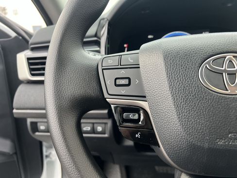 Used 2026 Toyota Camry LE FWD image 31