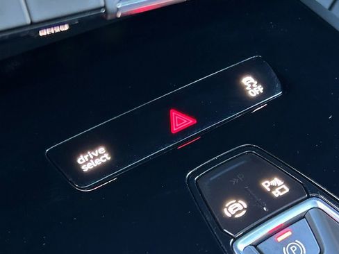 Used 2024 Audi Q4 e-tron Premium w/ Convenience Package image 25