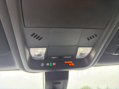 Used 2023 Chevrolet Equinox RS FWD image 16