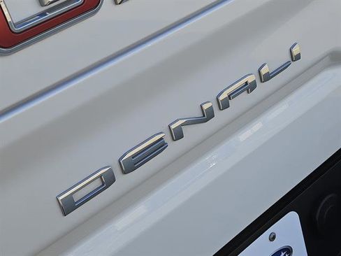 Used 2023 GMC Sierra 1500 Denali w/ Technology Package image 9