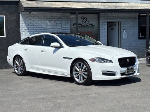 Used 2018 Jaguar XJ R-Sport image 8