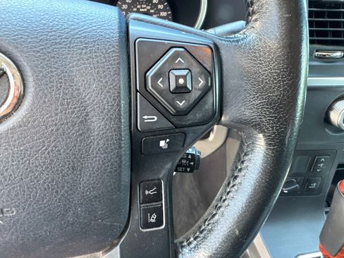 Used 2018 Toyota Sequoia Platinum RWD image 31