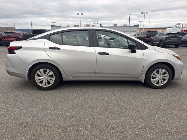 Used 2025 Nissan Versa S w/ Trunk Package FWD image 4